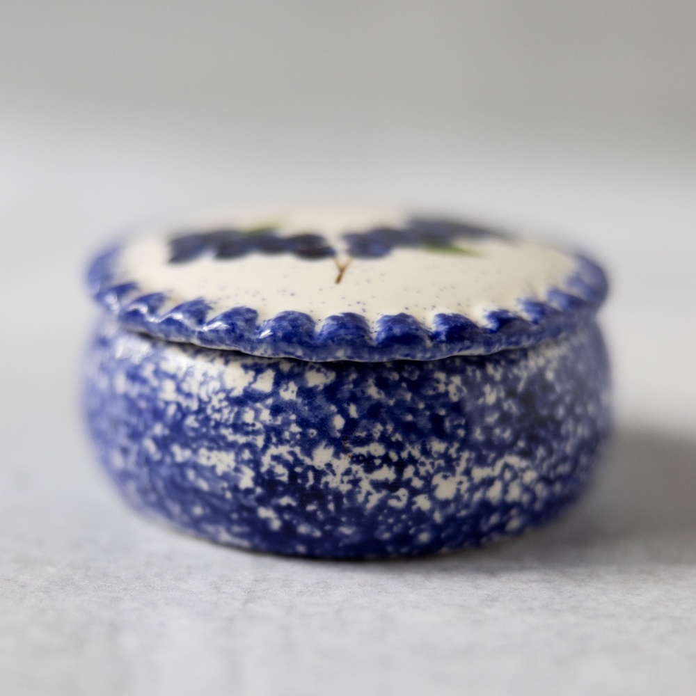 Maine PRC blueberry small pottery ceramic round trinket box with lid painted